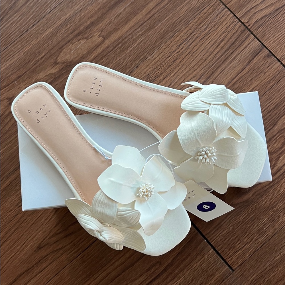 NIB A New Day Alyssa White Sandals - Size 6